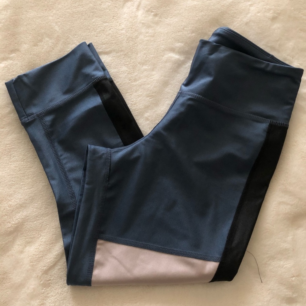 Reebok Capri Tights size small - New / No Tags